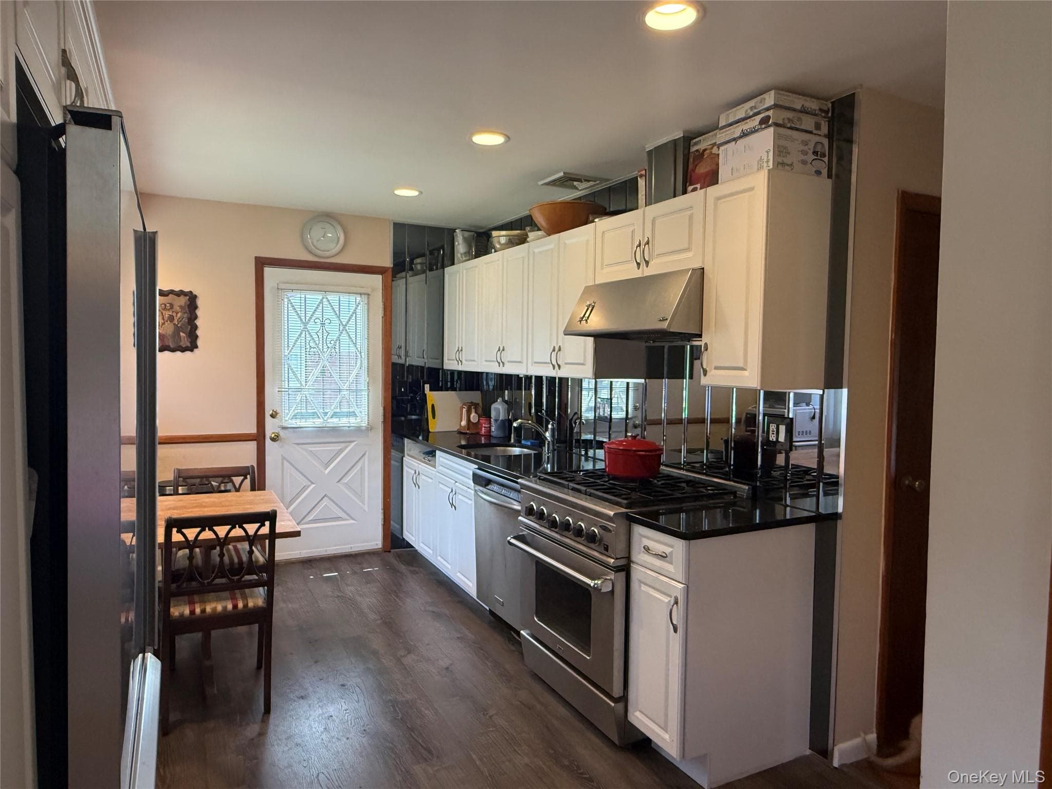 1612 N Gardiner Drive thumbnail 3