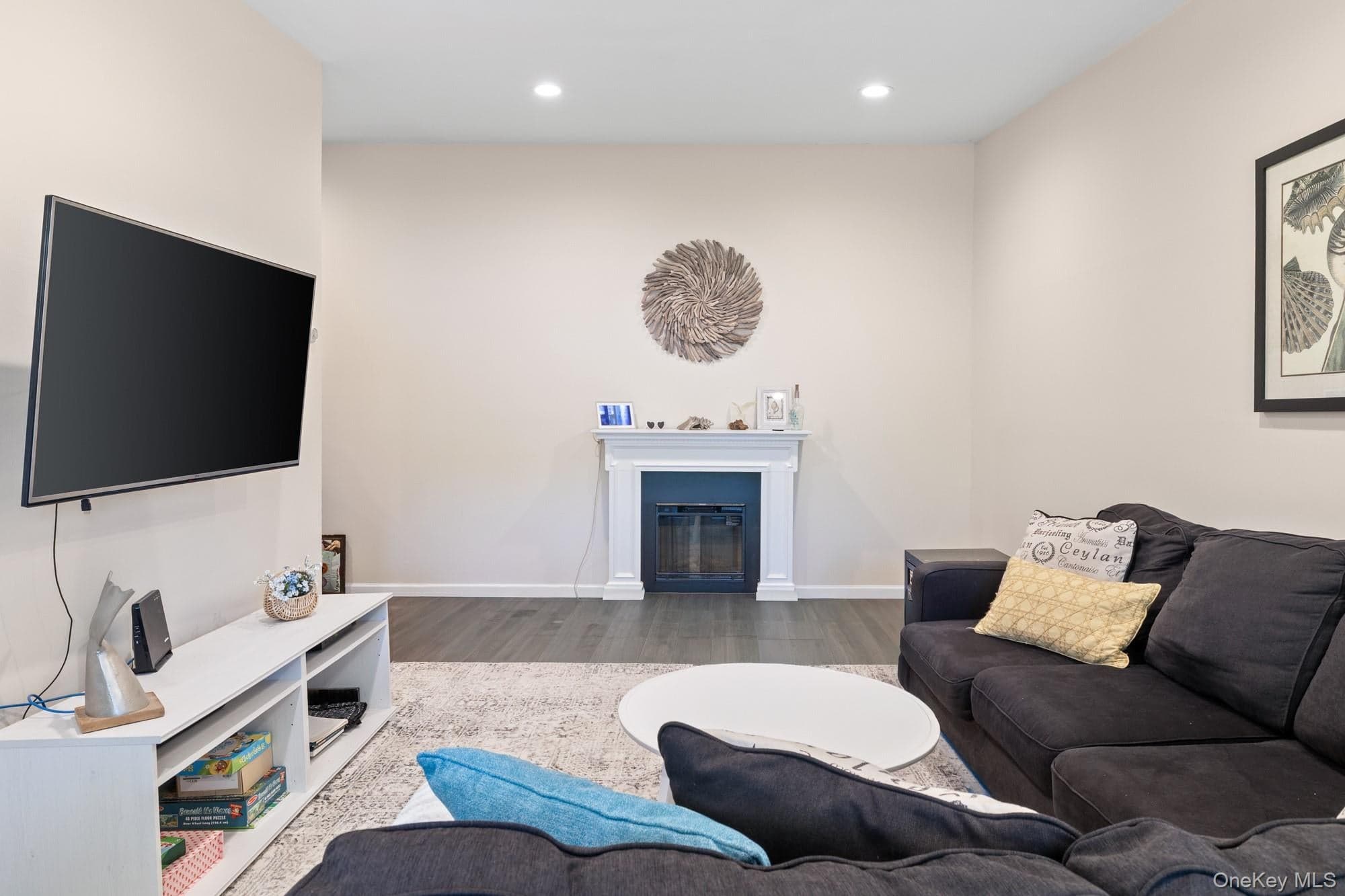 748 Deer Park Avenue Unit: 7H thumbnail 9