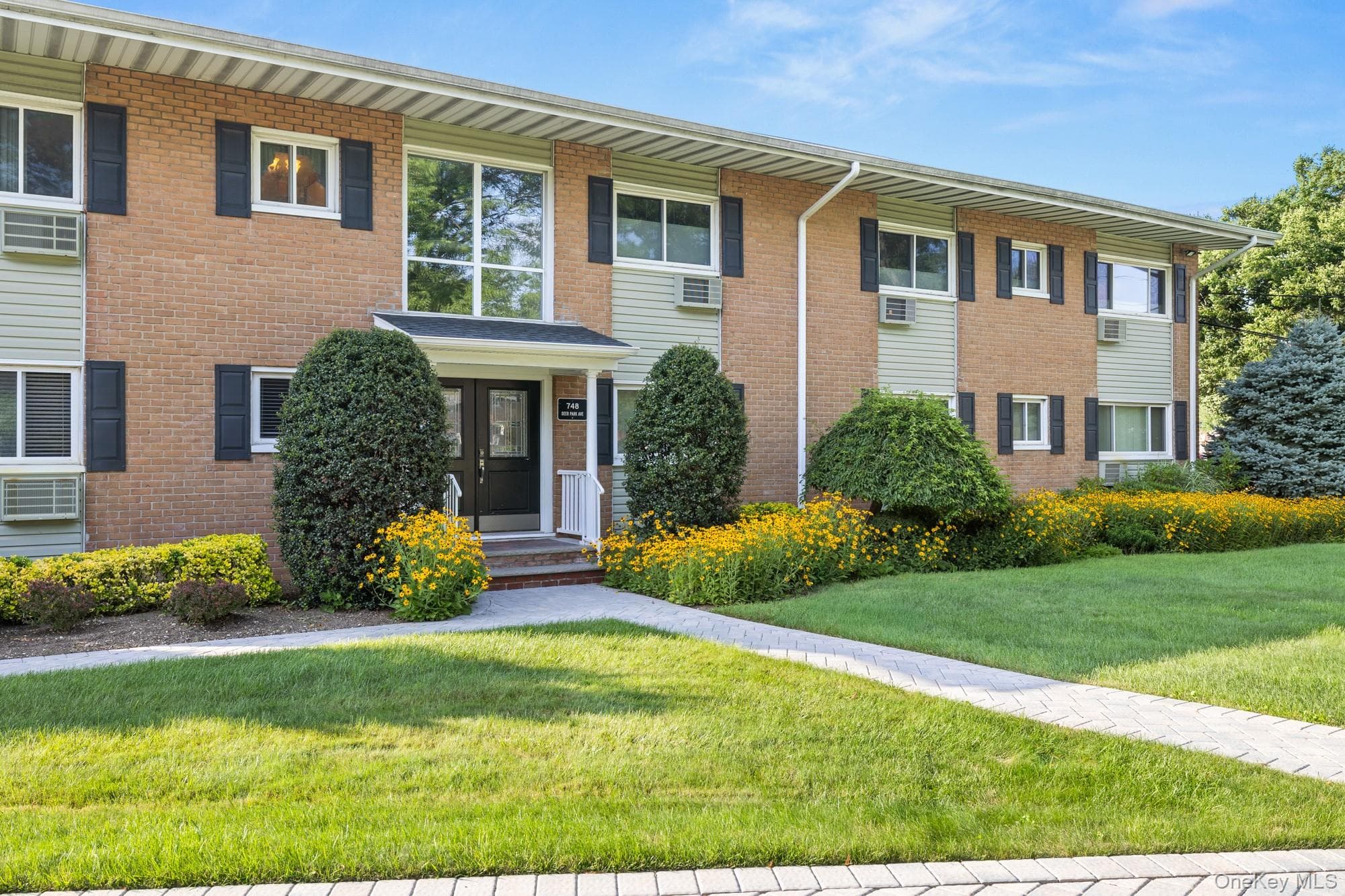 748 Deer Park Avenue Unit: 7H thumbnail 3