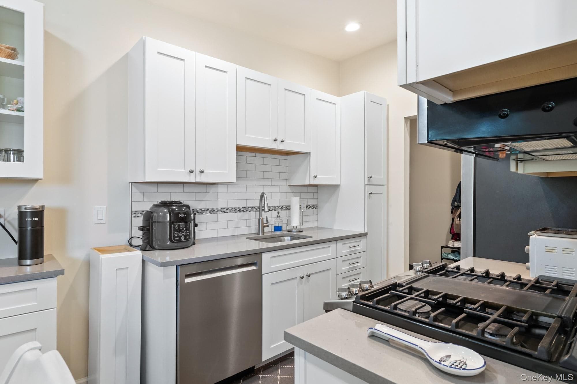 748 Deer Park Avenue Unit: 7H thumbnail 14