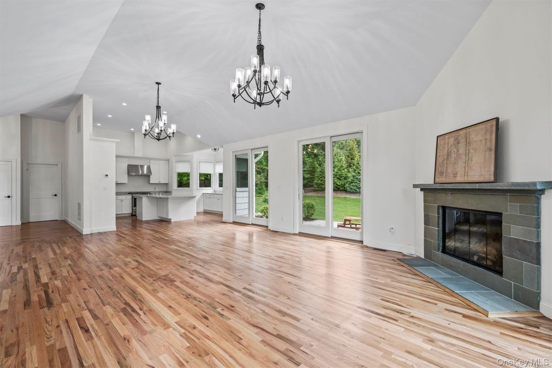 200 Cleft Road thumbnail 33