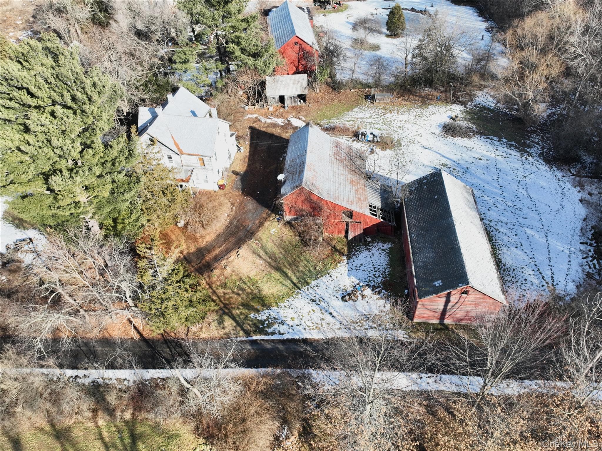 256 Round Hill Road thumbnail 2