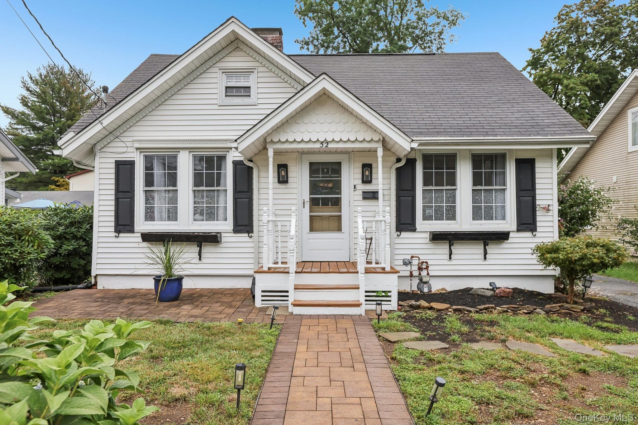 52 Prairie Avenue photo 1