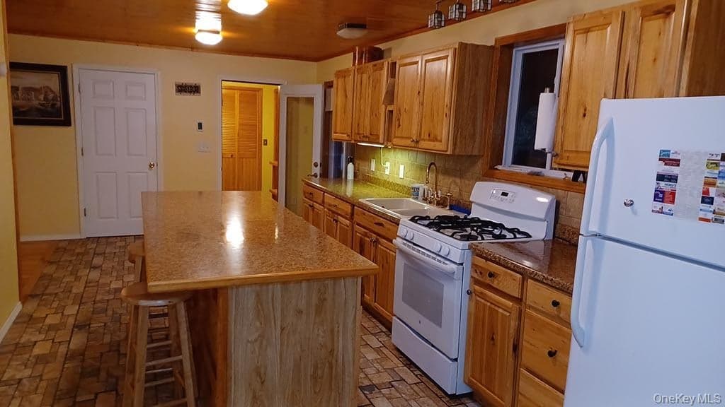 26 Maple Avenue thumbnail 17