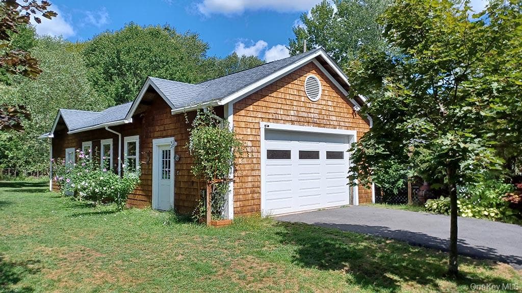 26 Maple Avenue thumbnail 7