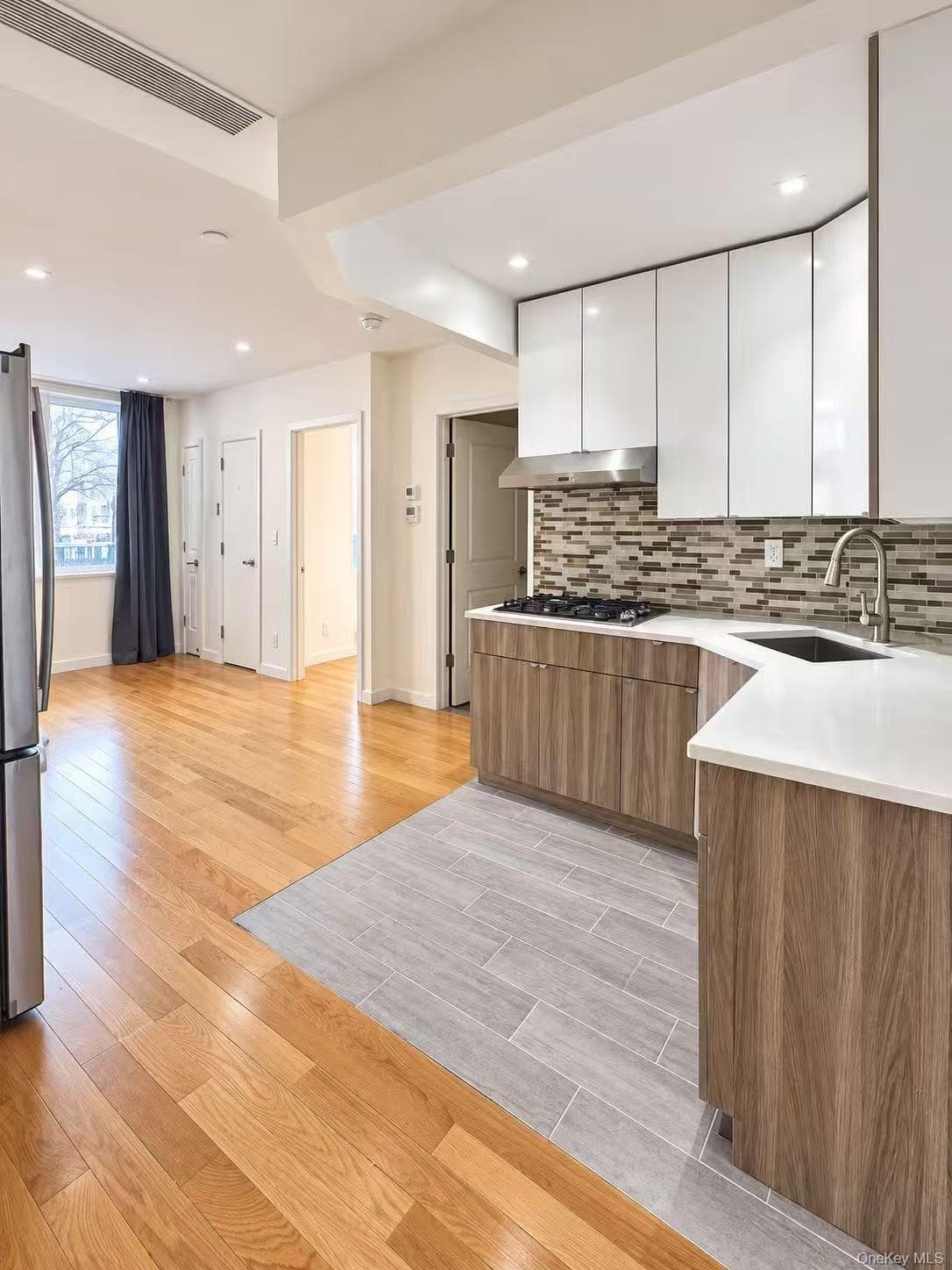 4223 Parsons Boulevard Unit: 2D, Flushing