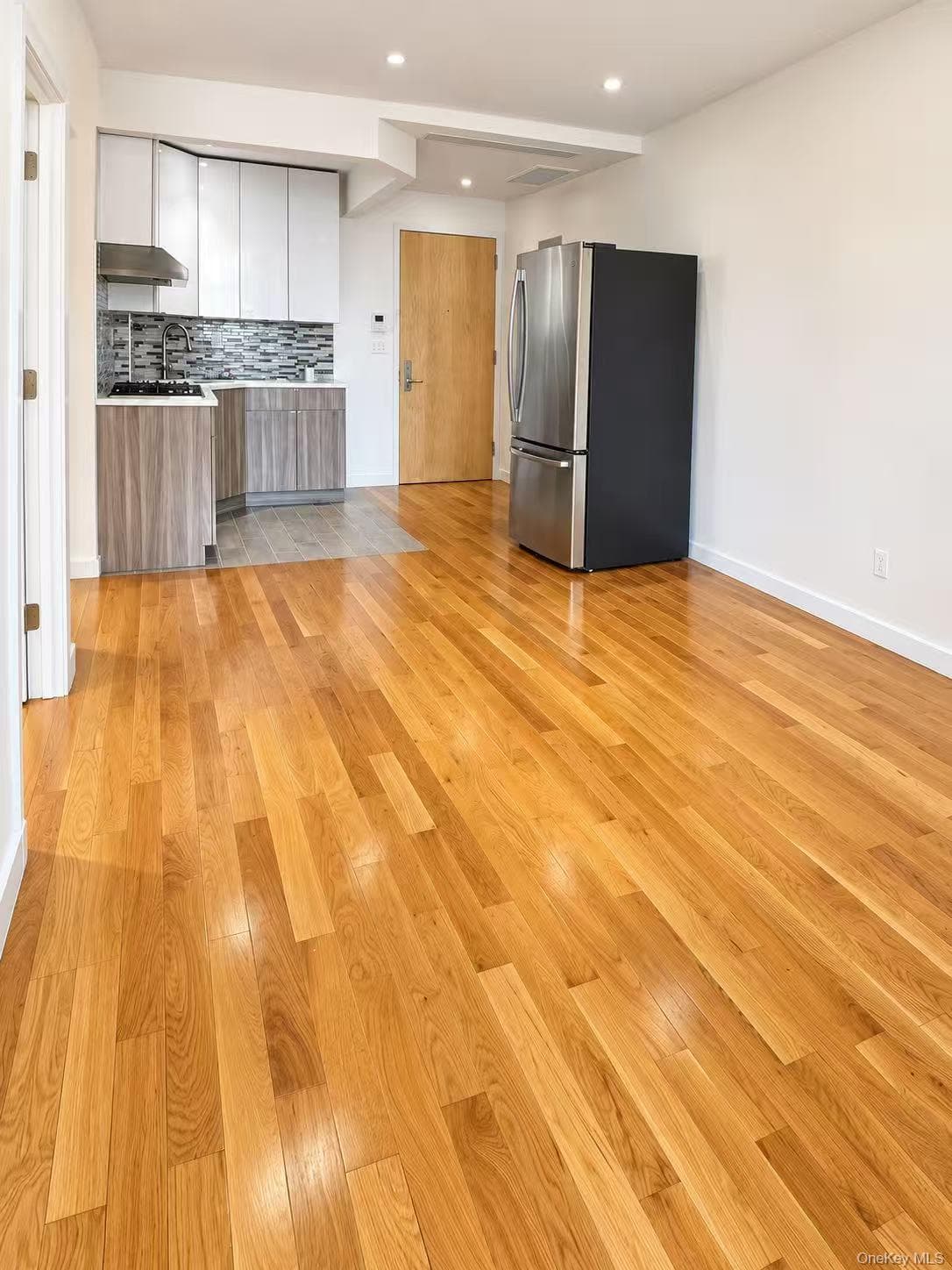 4223 Parsons Boulevard Unit: 2D thumbnail 2
