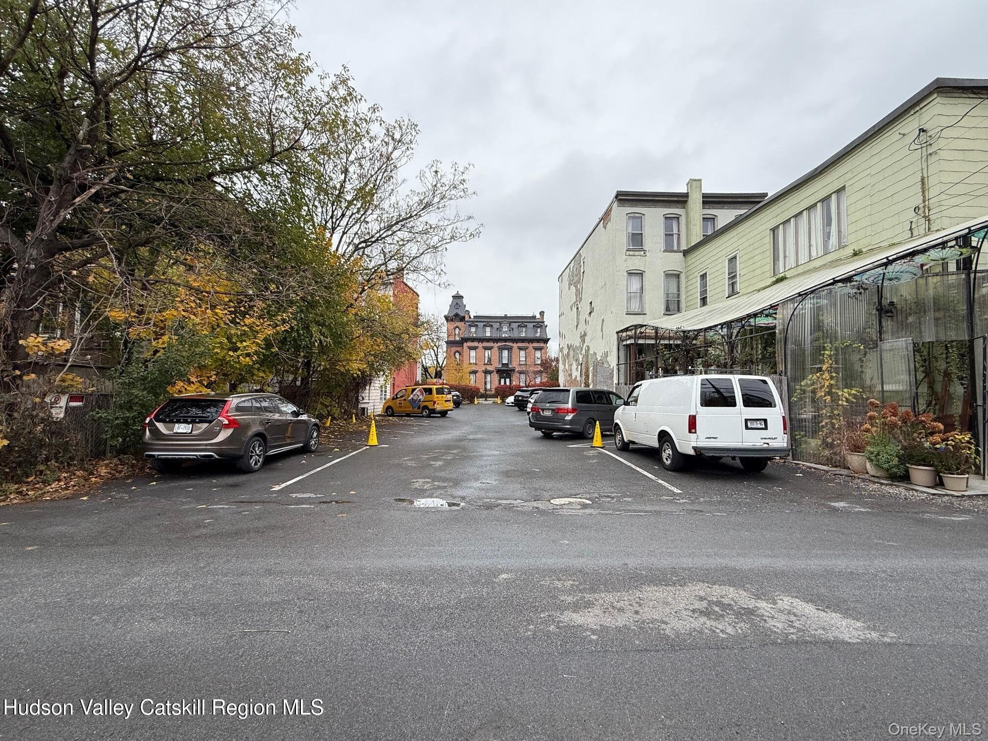 411 Warren Street thumbnail 3