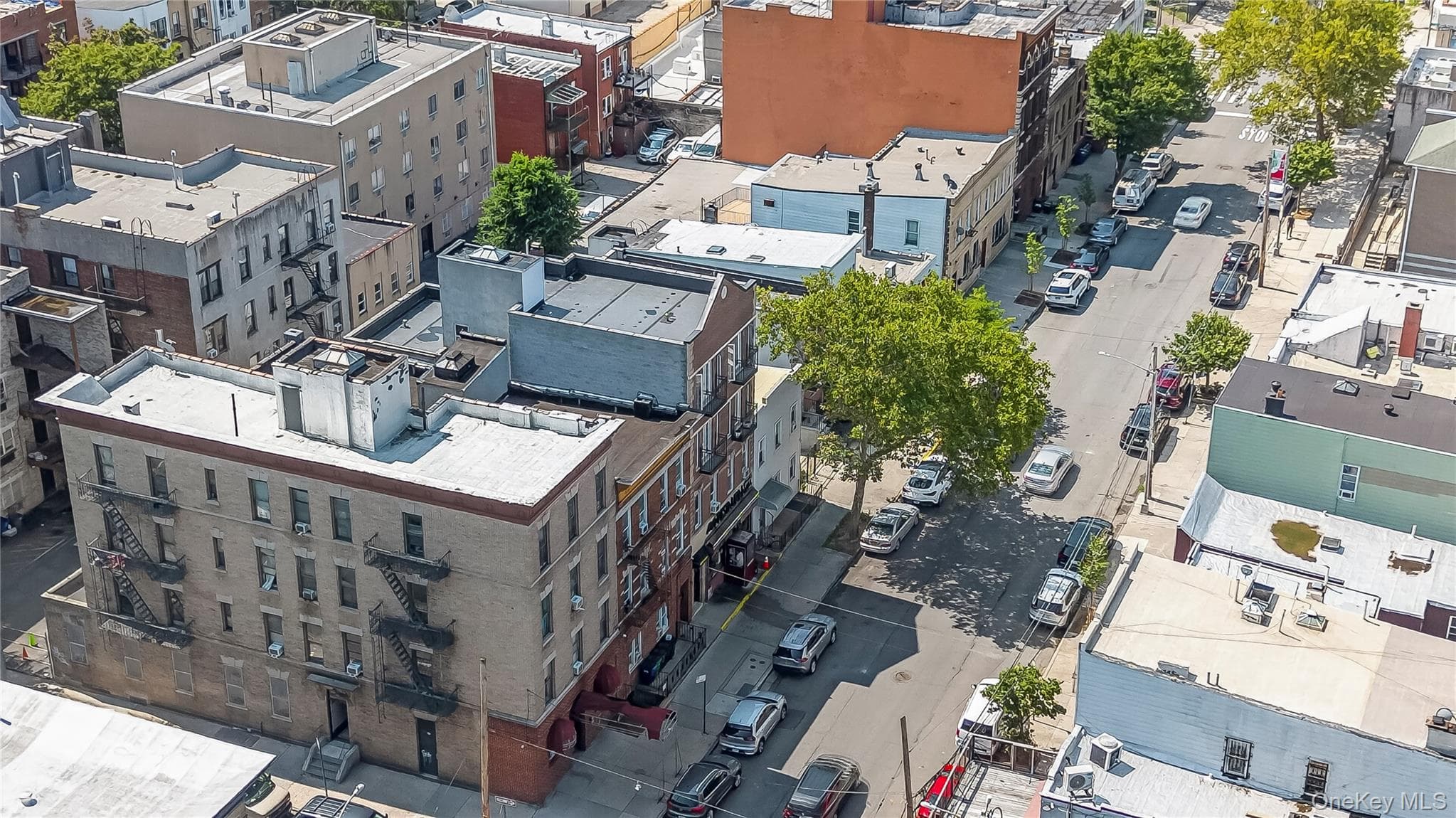 2476 Arthur Avenue thumbnail 2