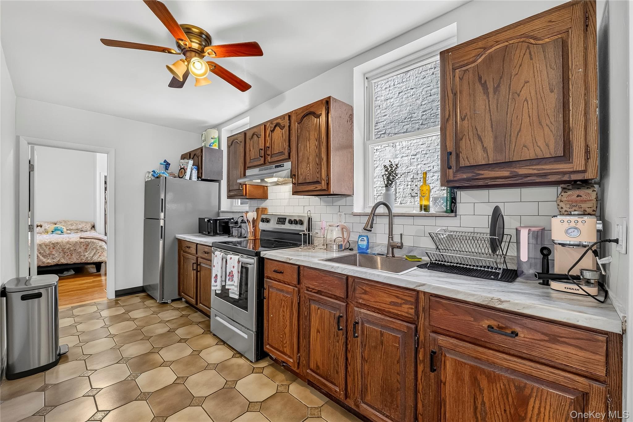 2476 Arthur Avenue thumbnail 9