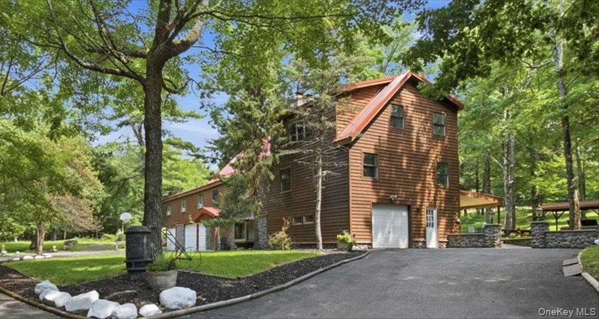 31 Favorito Road, Cairo