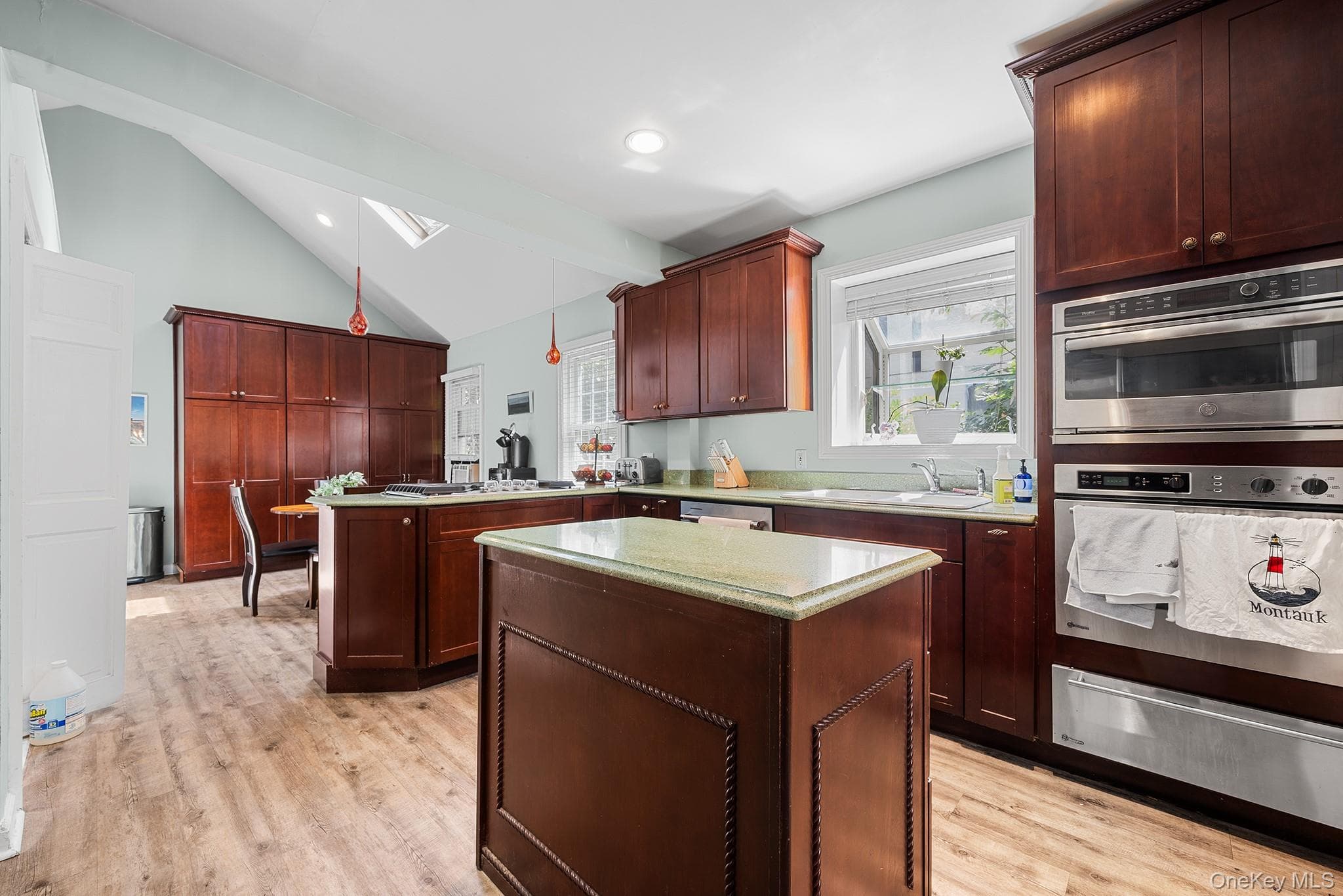 3 Demott Avenue thumbnail 14