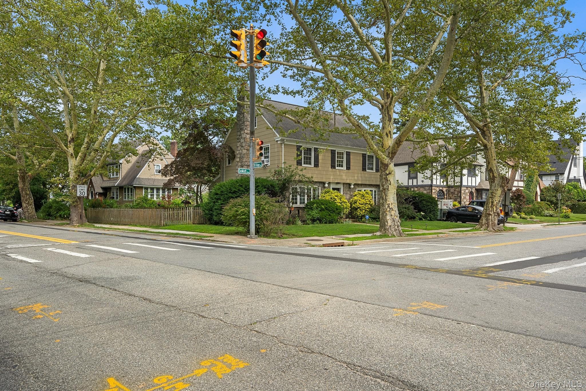 3 Demott Avenue thumbnail 6