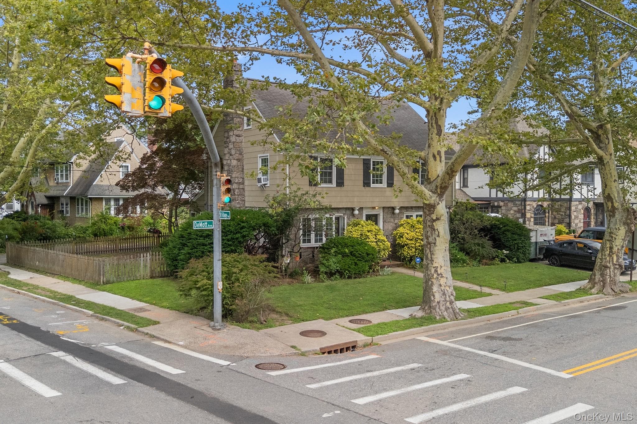 3 Demott Avenue thumbnail 4