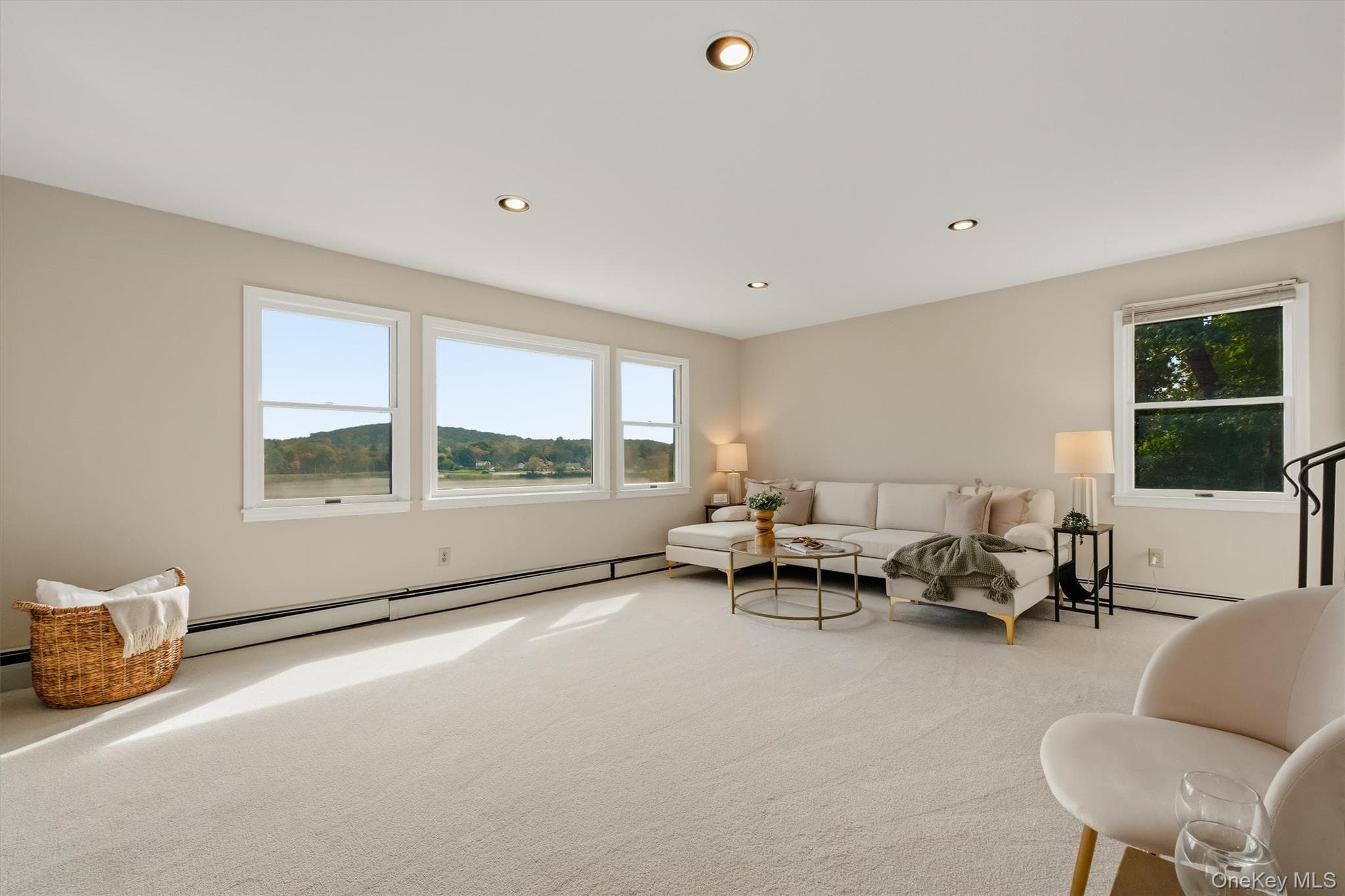 165 W Lakeshore Drive thumbnail 3