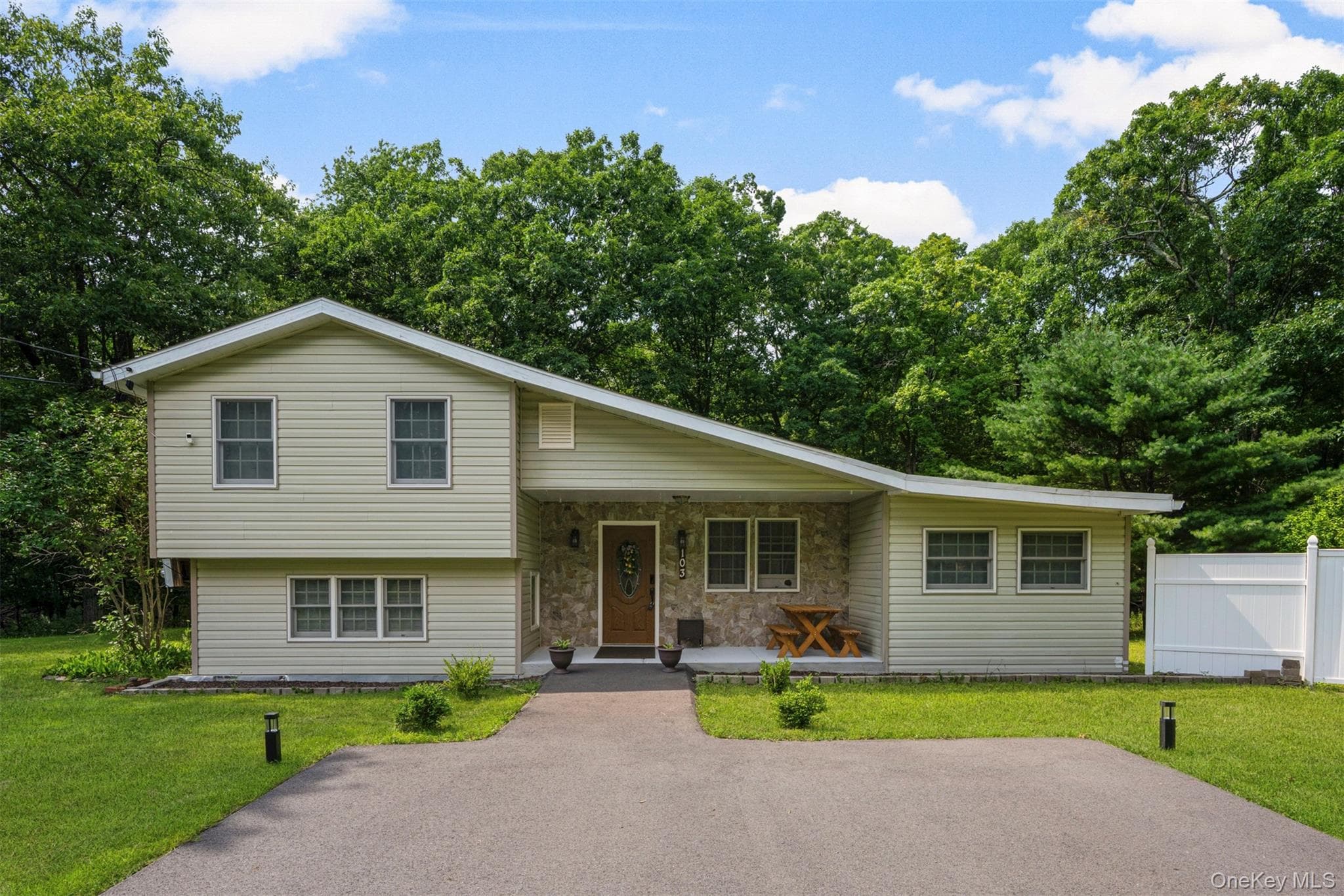 103 High Hill Road photo 1
