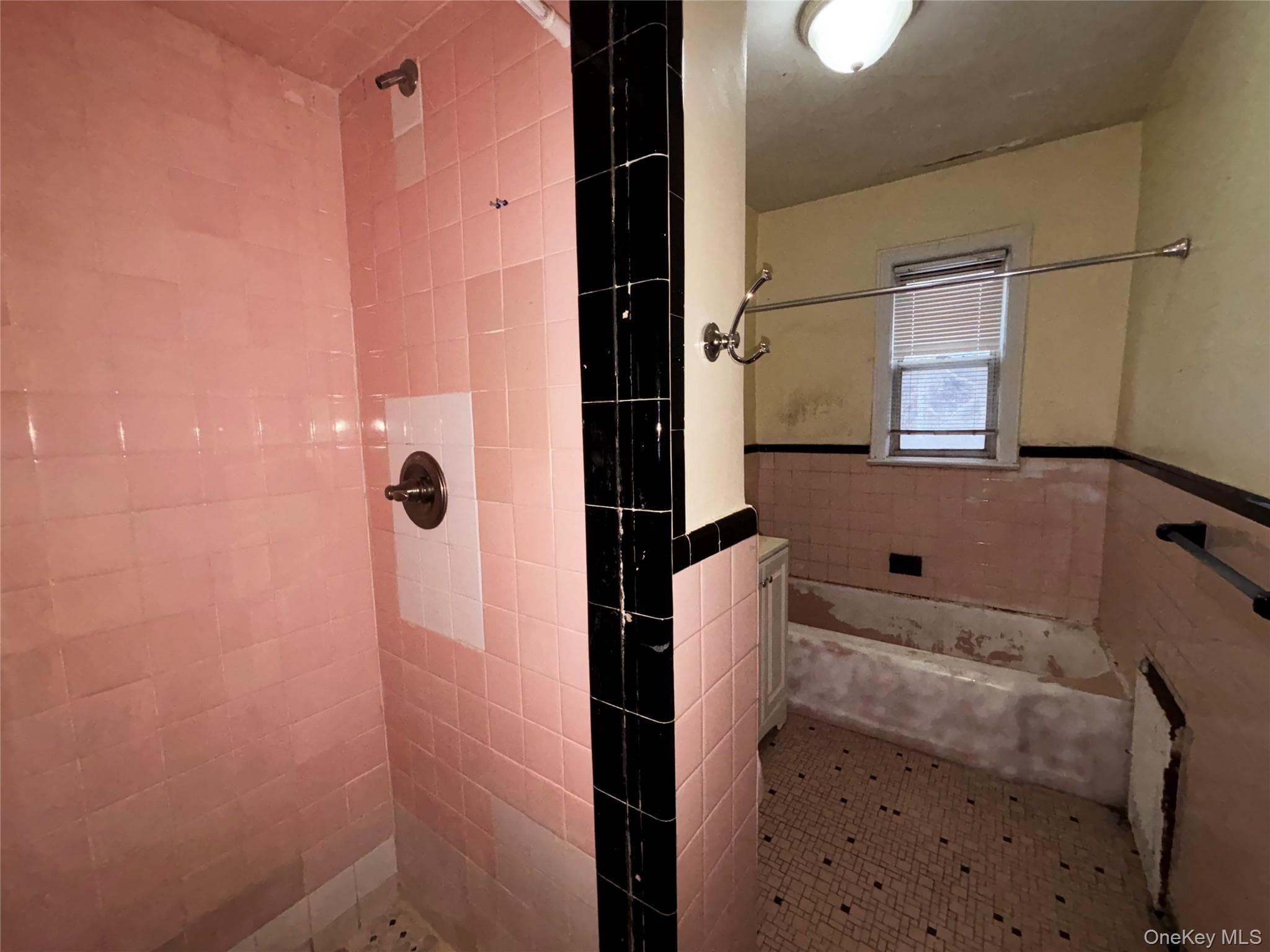 118 Van Cortlandt Avenue thumbnail 8