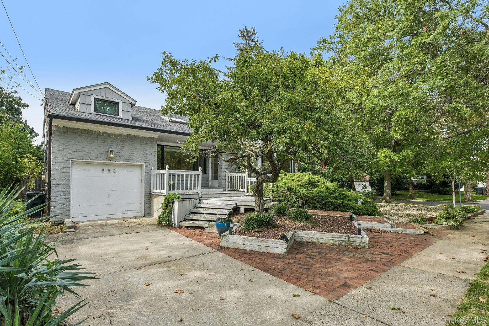 850 Oliver Street photo 1