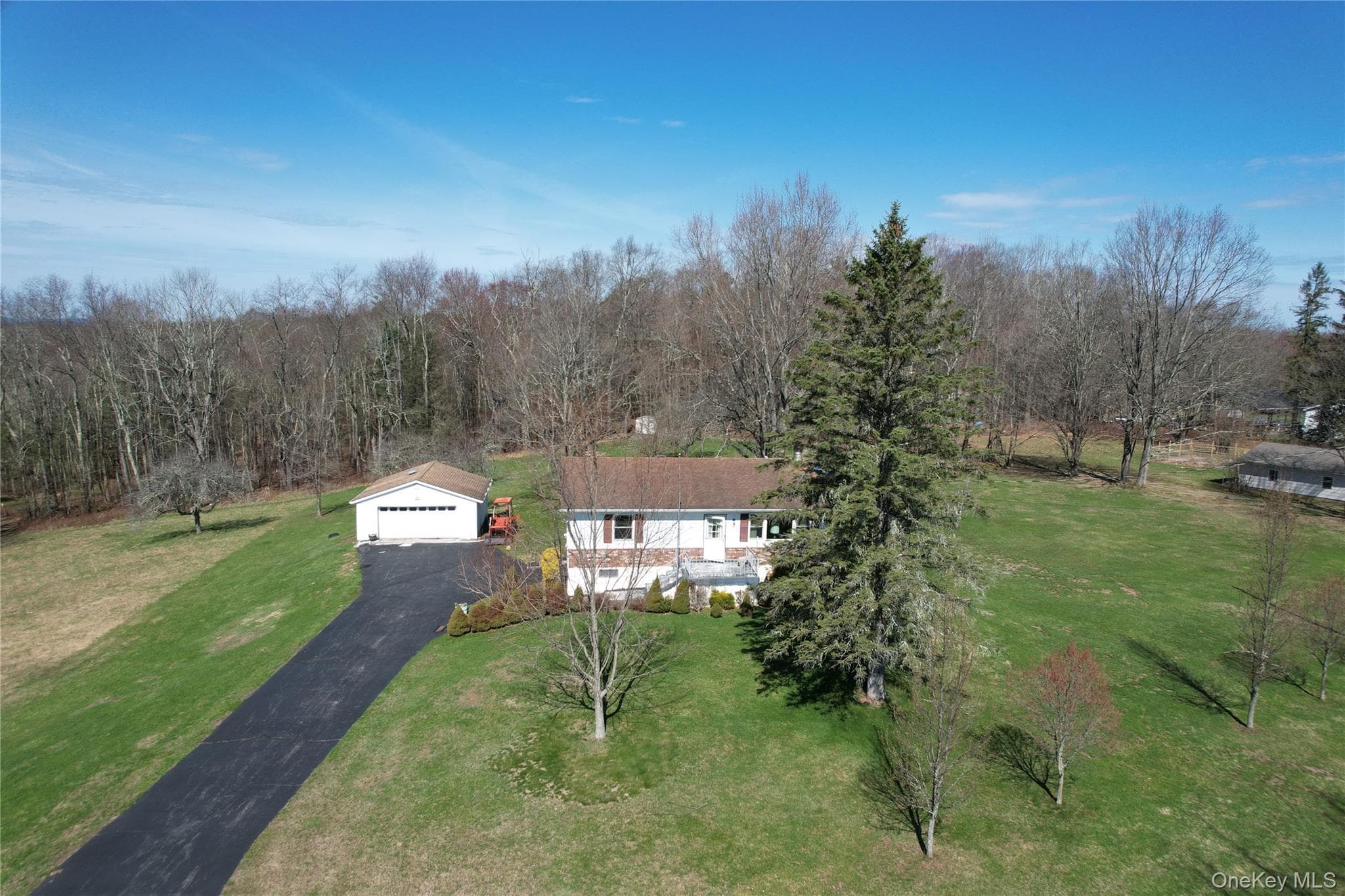 62 Pucky Huddle Road, Bethel