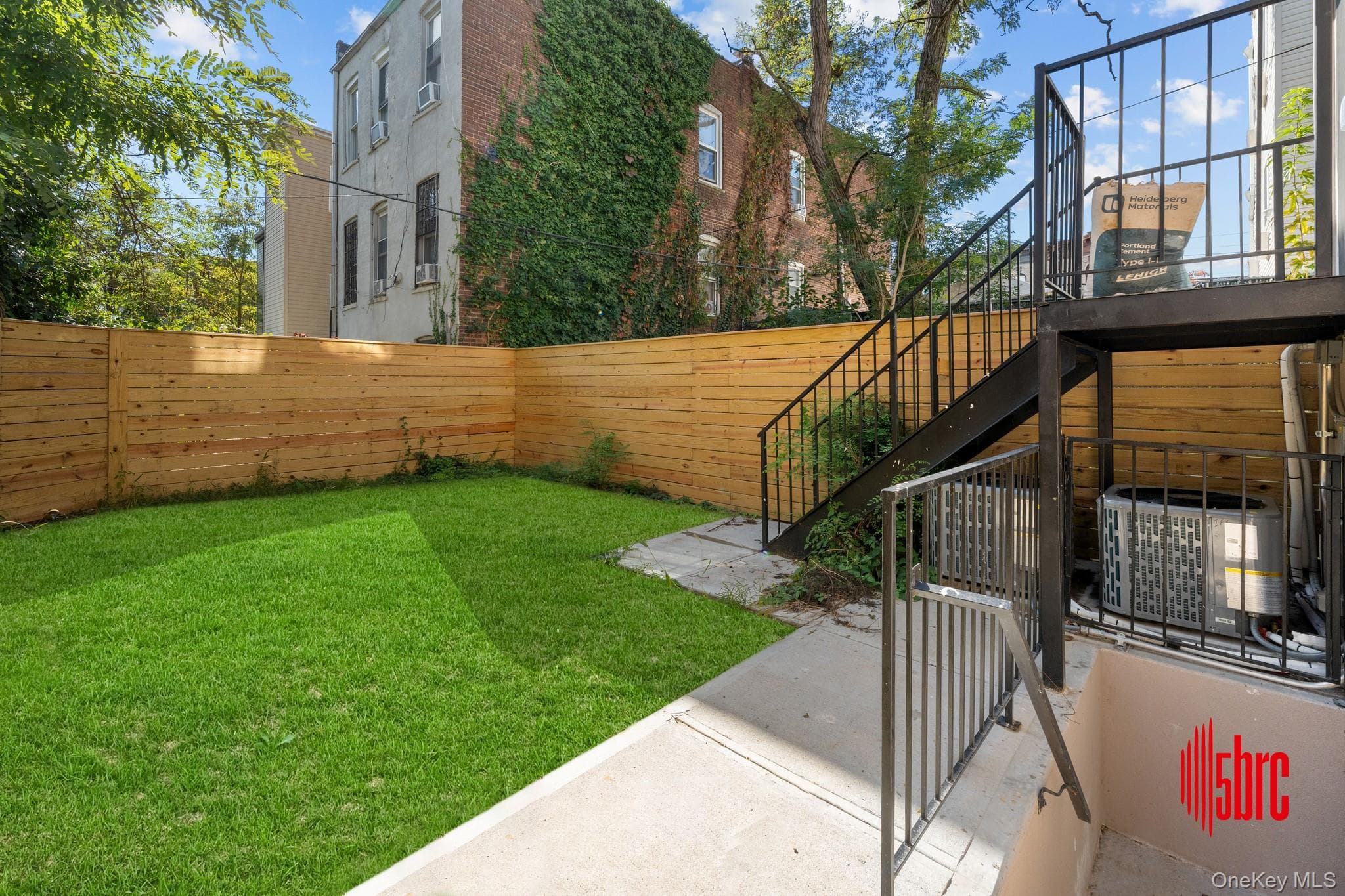 1116 Blake Avenue thumbnail 33