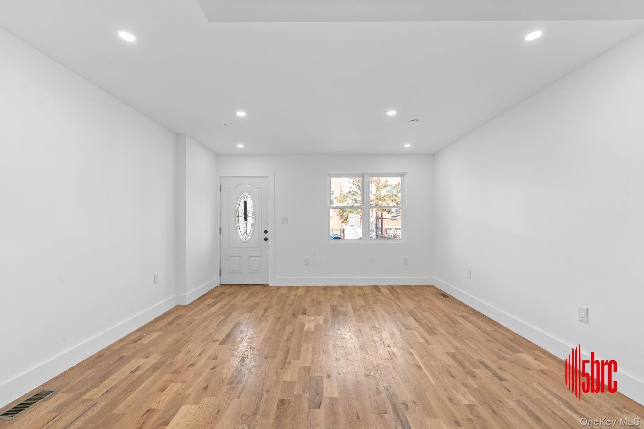 1116 Blake Avenue thumbnail 14