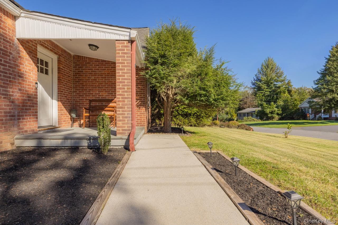 8 Deforest Avenue thumbnail 31