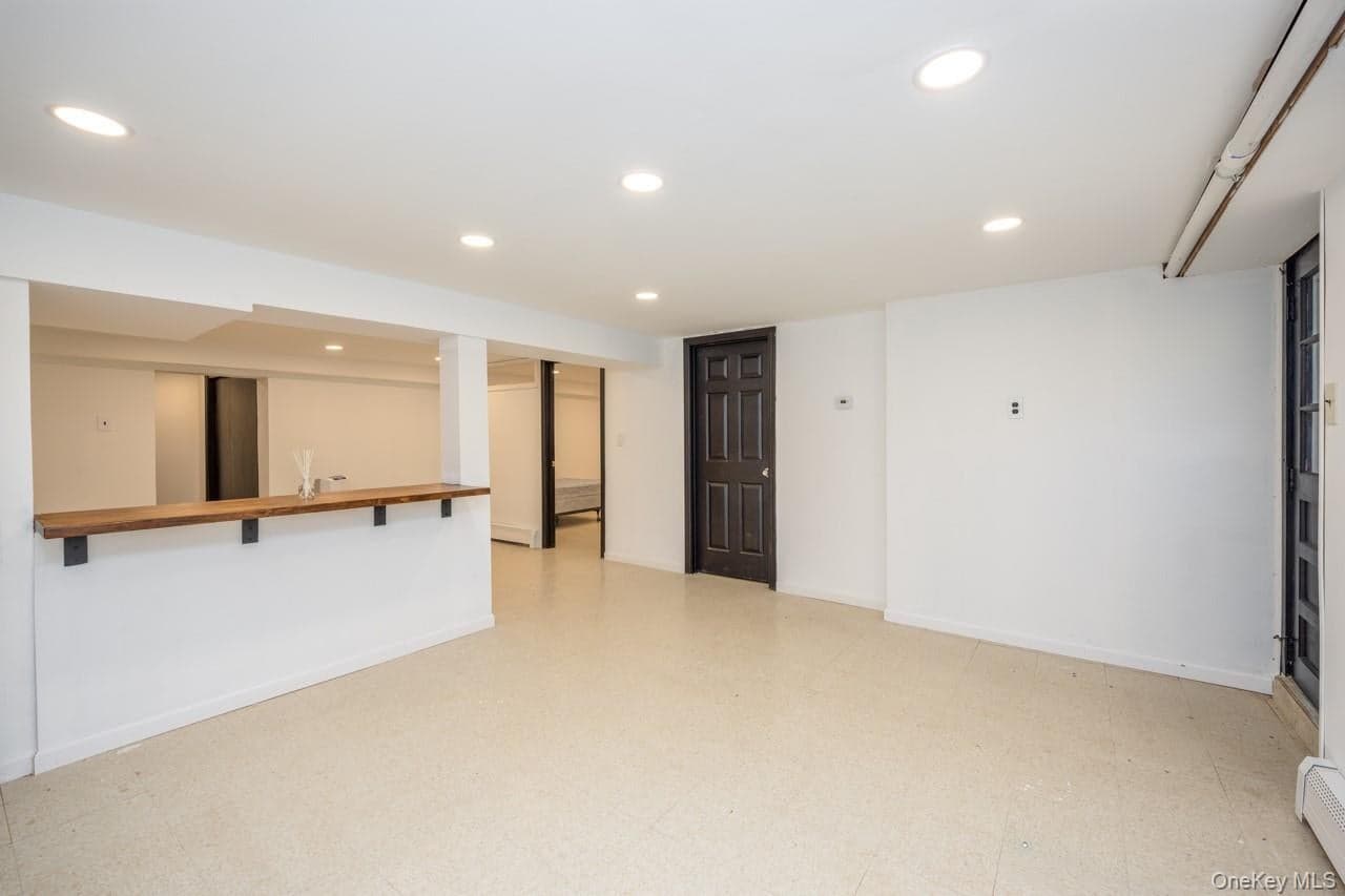 8 Deforest Avenue thumbnail 18