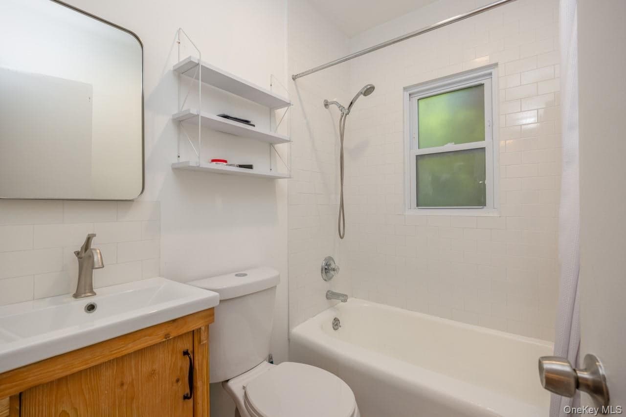 8 Deforest Avenue thumbnail 14
