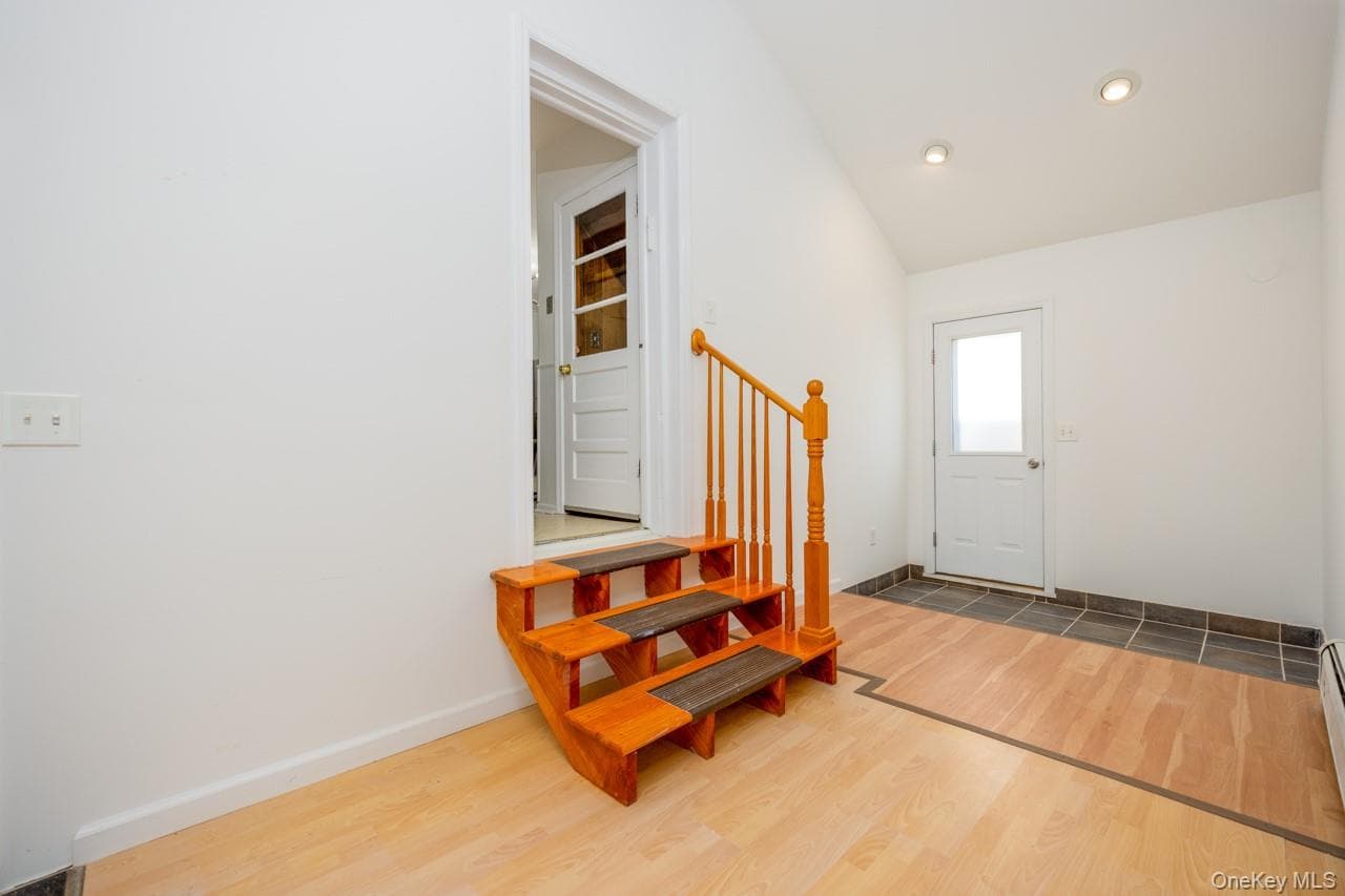 8 Deforest Avenue thumbnail 15
