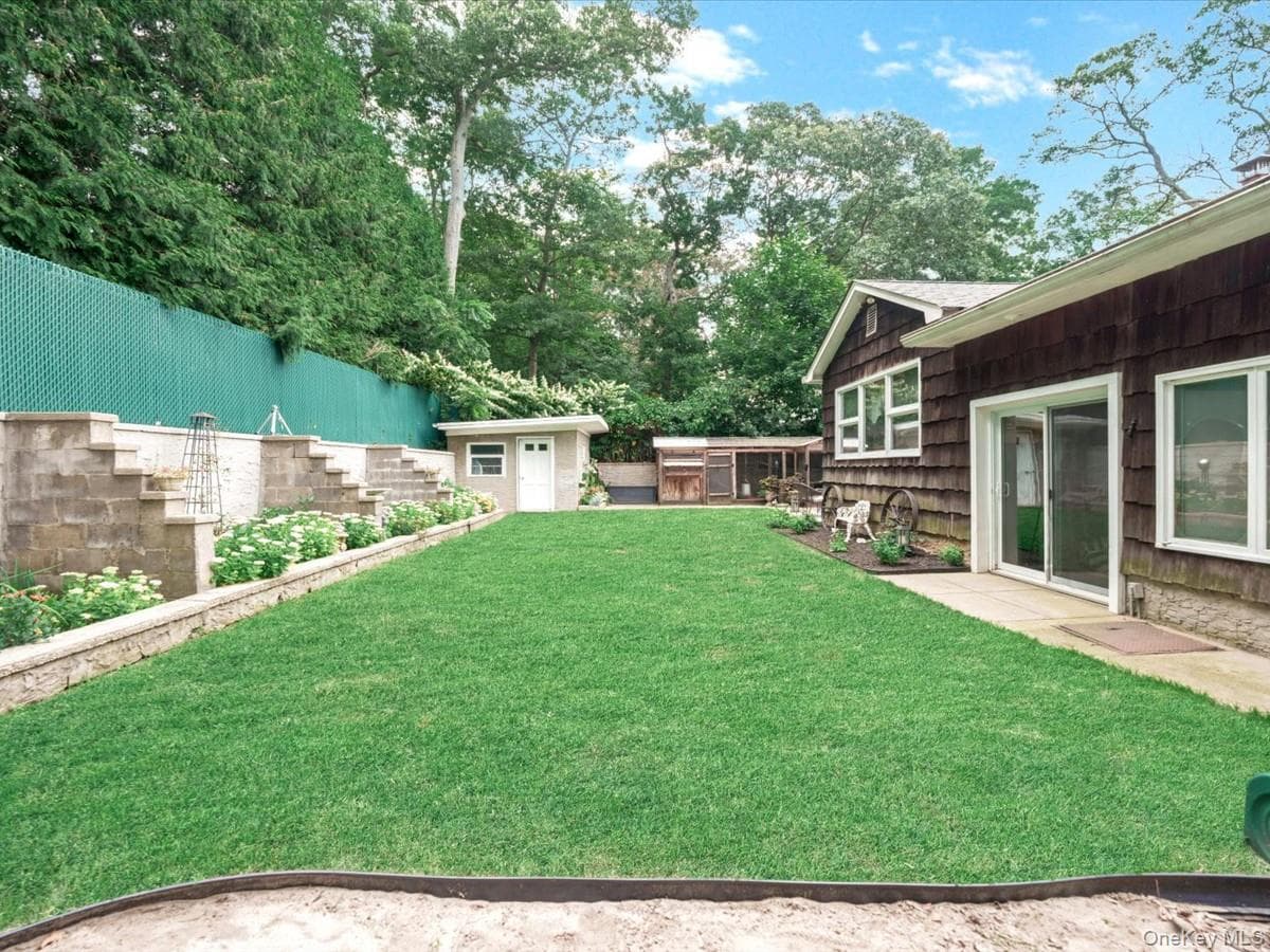 223 Locust Drive thumbnail 19