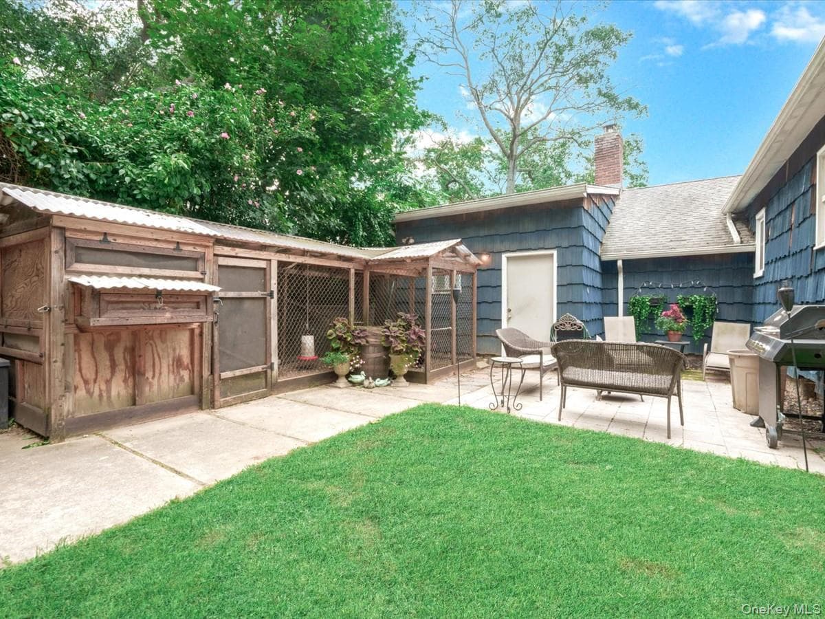 223 Locust Drive thumbnail 20