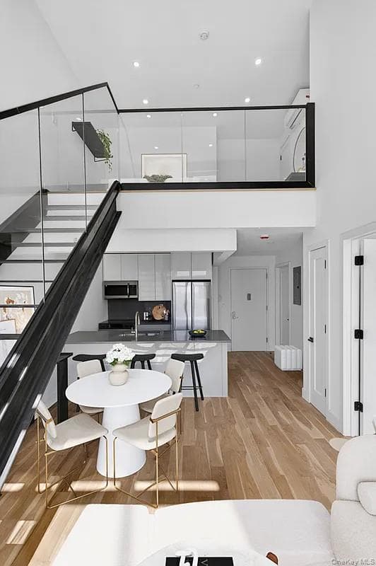 31-65 14th Street Unit: PHB thumbnail 4