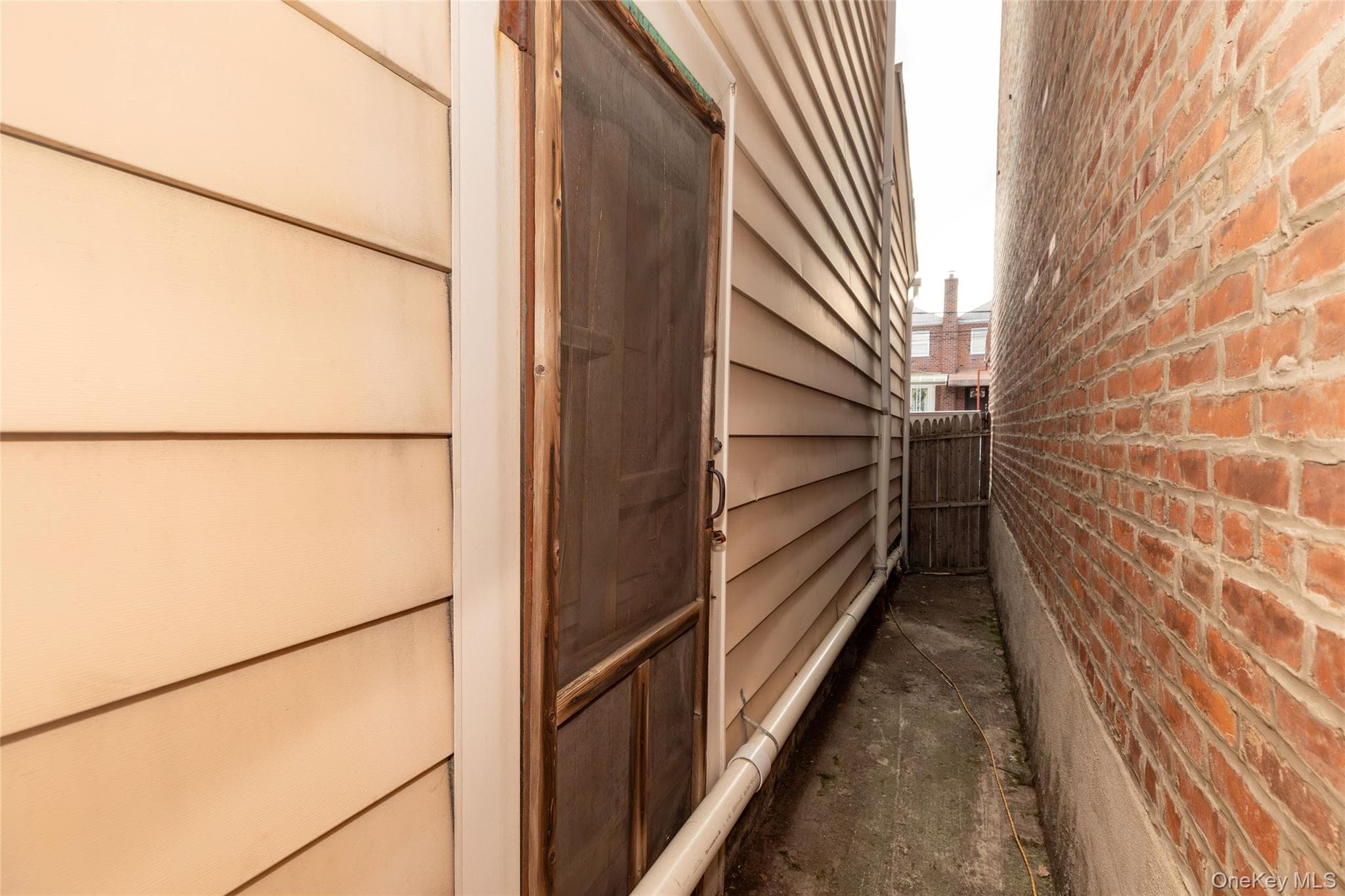 2036 Hobart Avenue thumbnail 21
