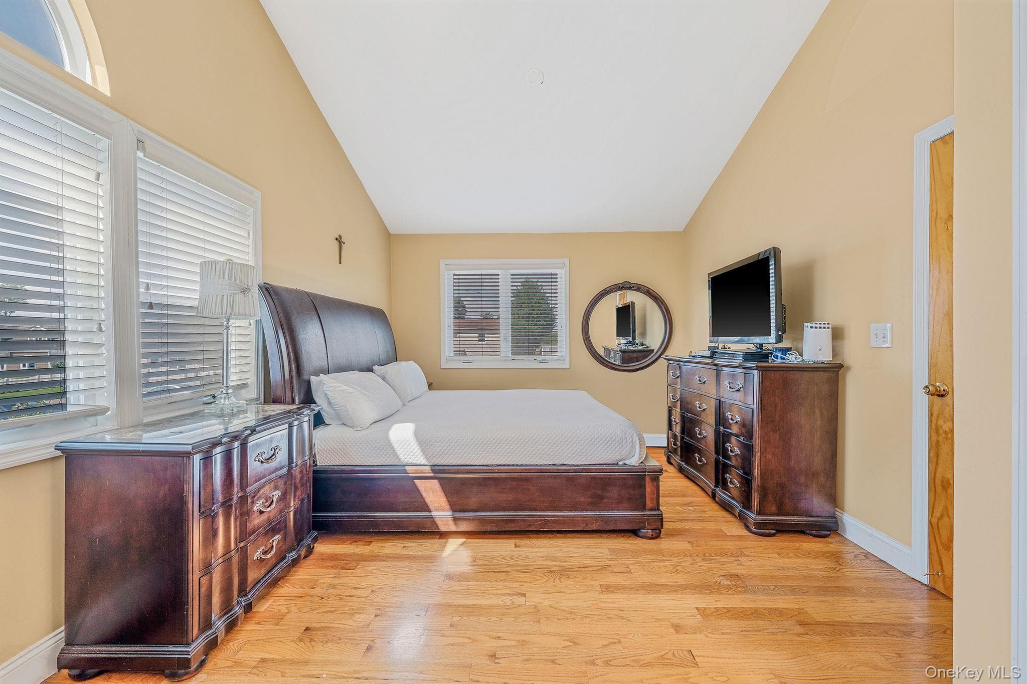 540 Scudder Avenue thumbnail 16