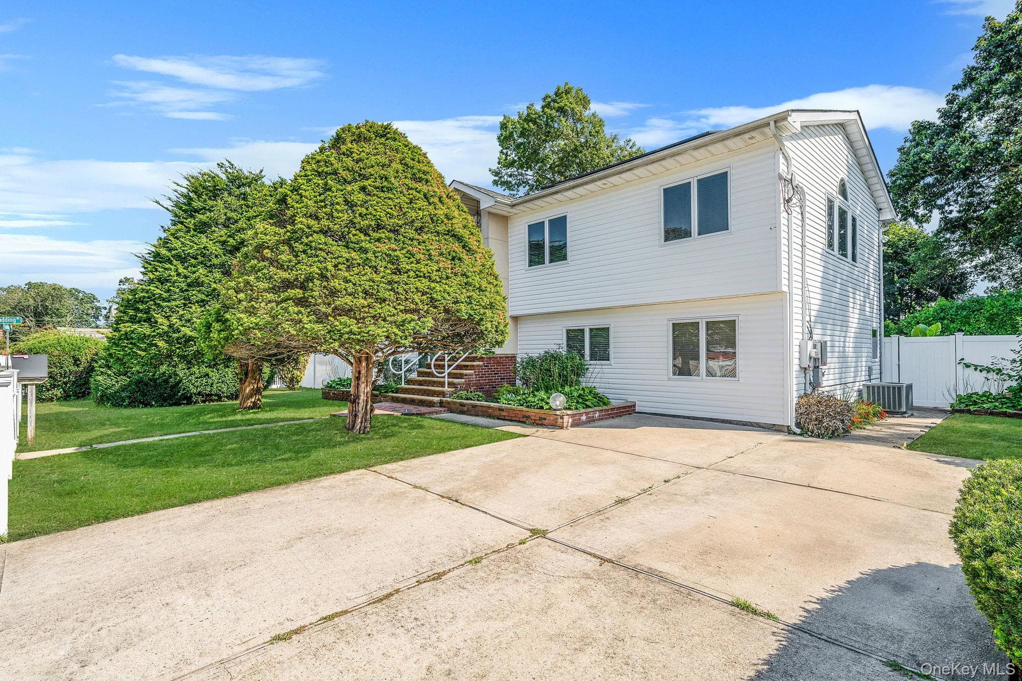 540 Scudder Avenue thumbnail 5