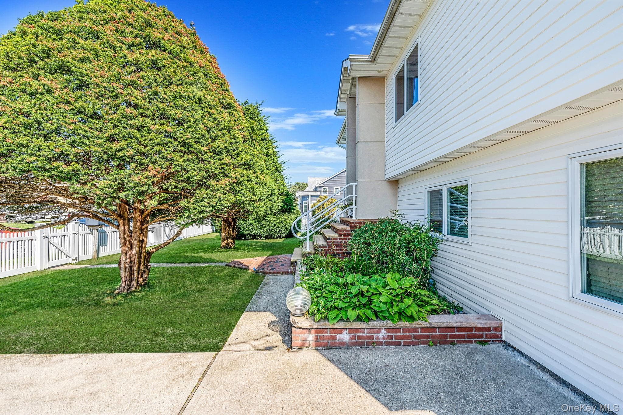 540 Scudder Avenue thumbnail 4