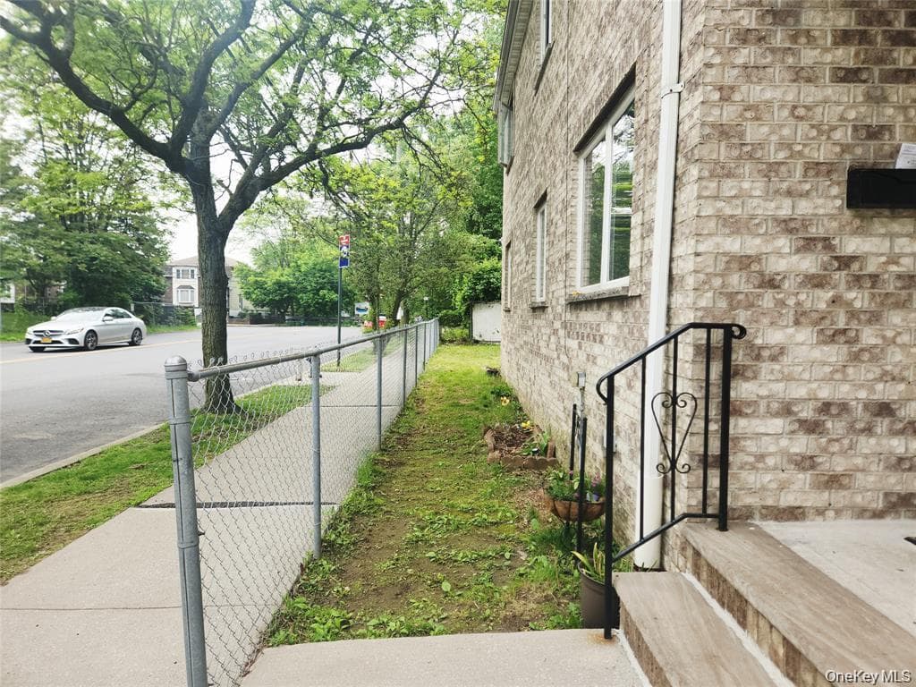 101 Longstreet Avenue thumbnail 4