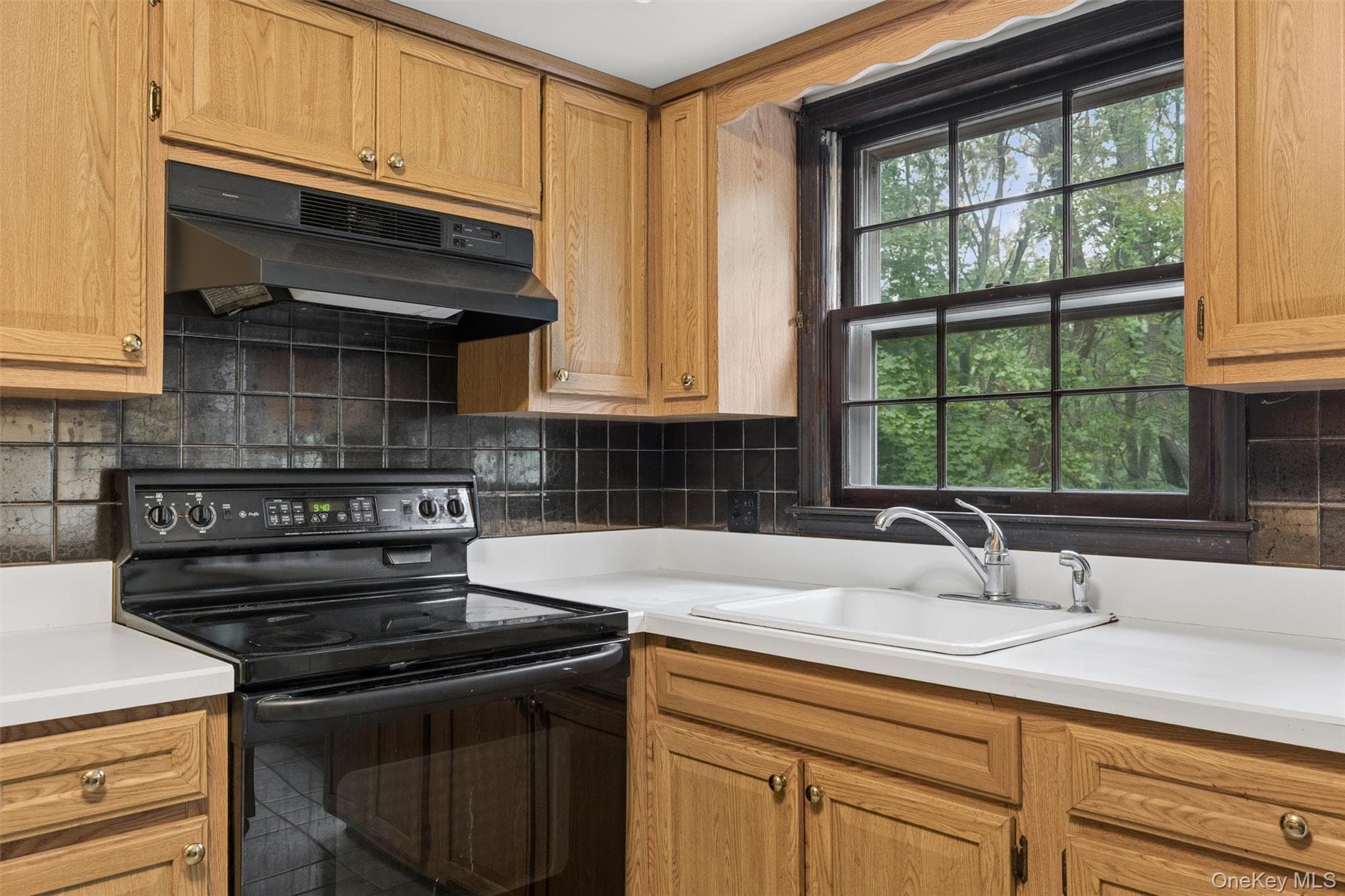 614 Twin Hills Court thumbnail 14