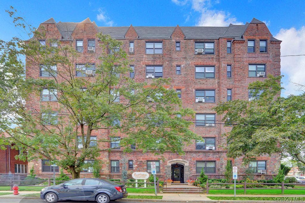 141 Woodmere Boulevard Unit: 6E, Woodmere