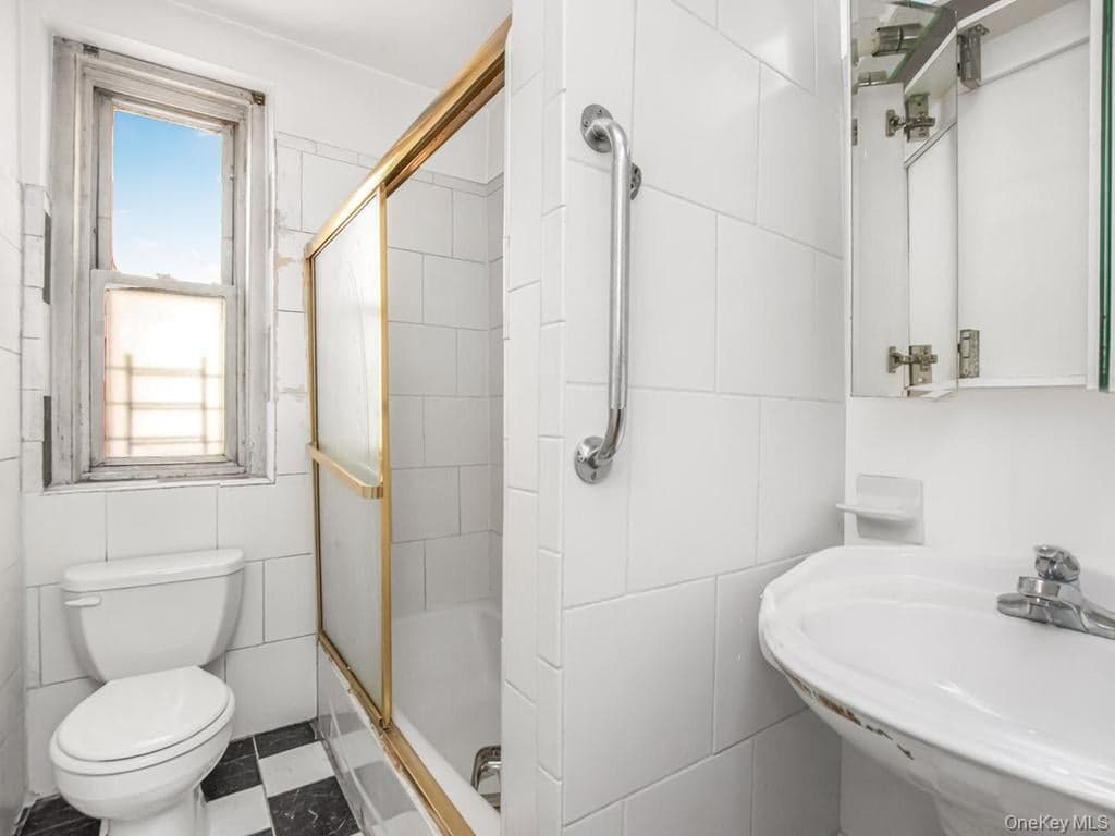 2081 Cruger Avenue Unit: 4C thumbnail 10