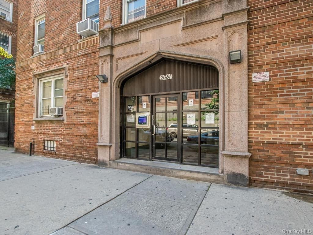 2081 Cruger Avenue Unit: 4C photo 1