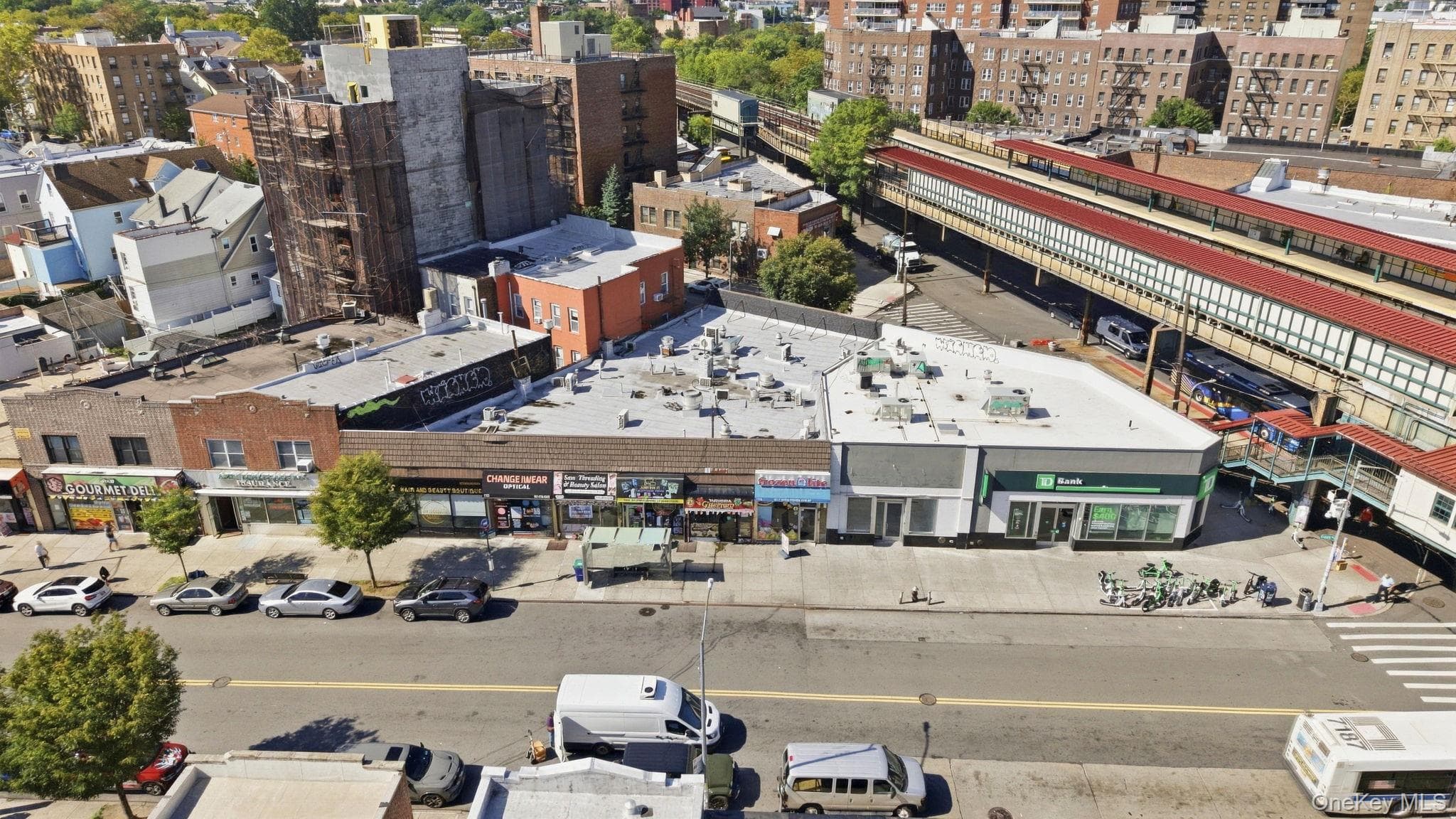 1761 Crosby Avenue thumbnail 16
