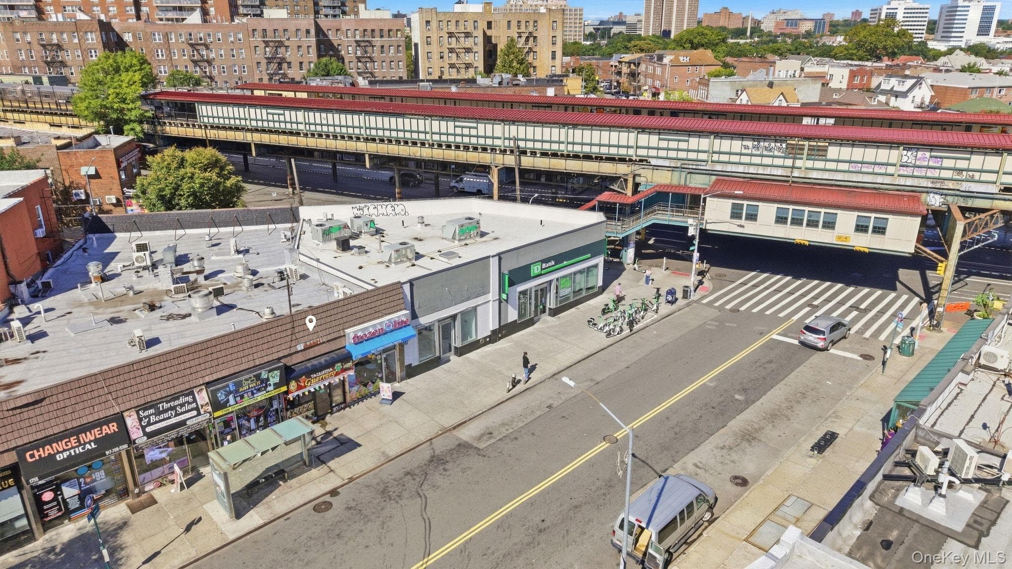 1761 Crosby Avenue thumbnail 14