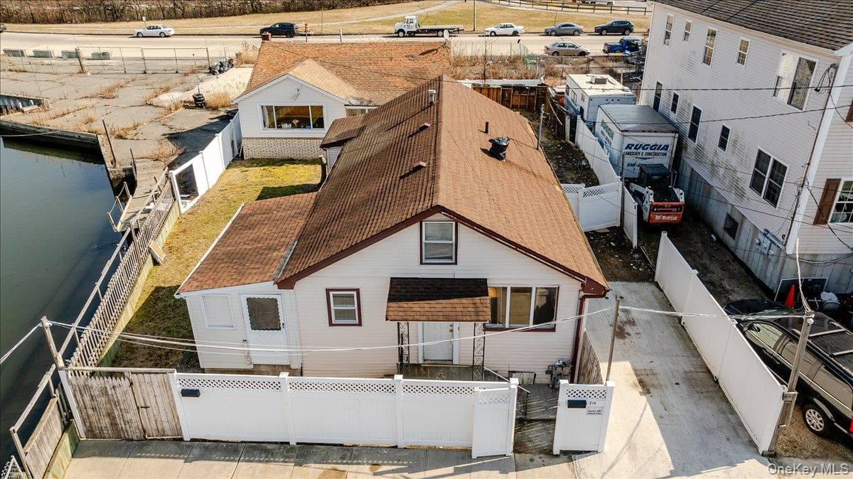 214 Beach 3rd ST photo 1