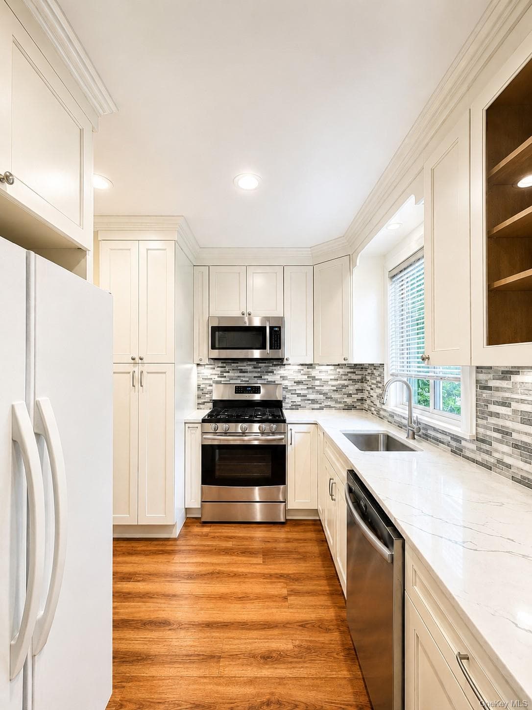 145 Lincoln Avenue thumbnail 6