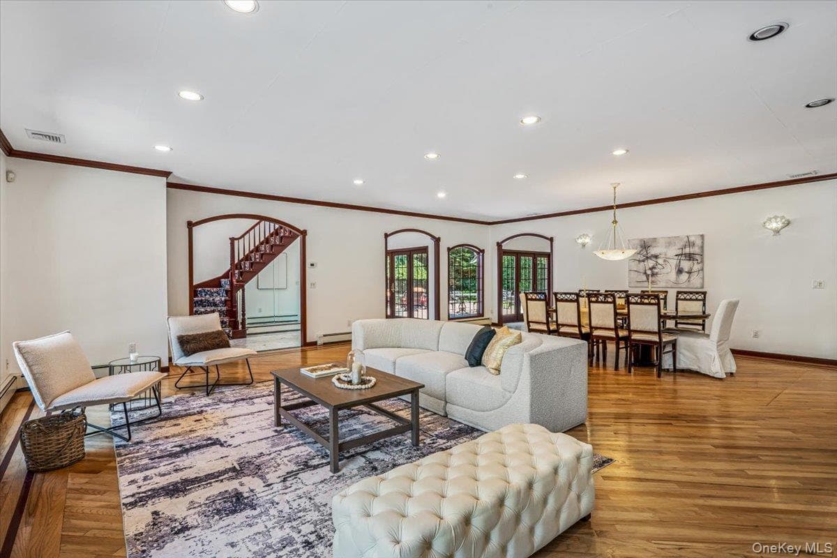 86 Dorchester Drive thumbnail 10
