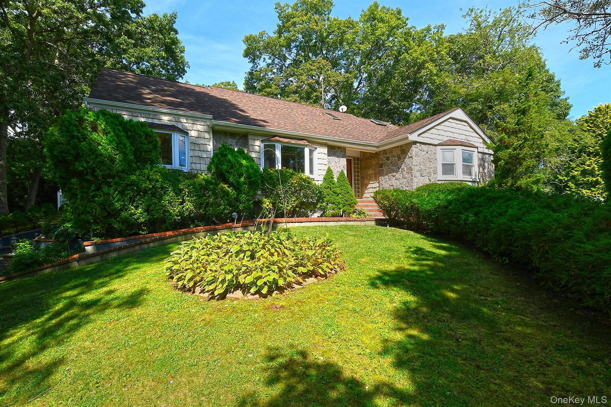 4 Village Hill Drive, Dix Hills