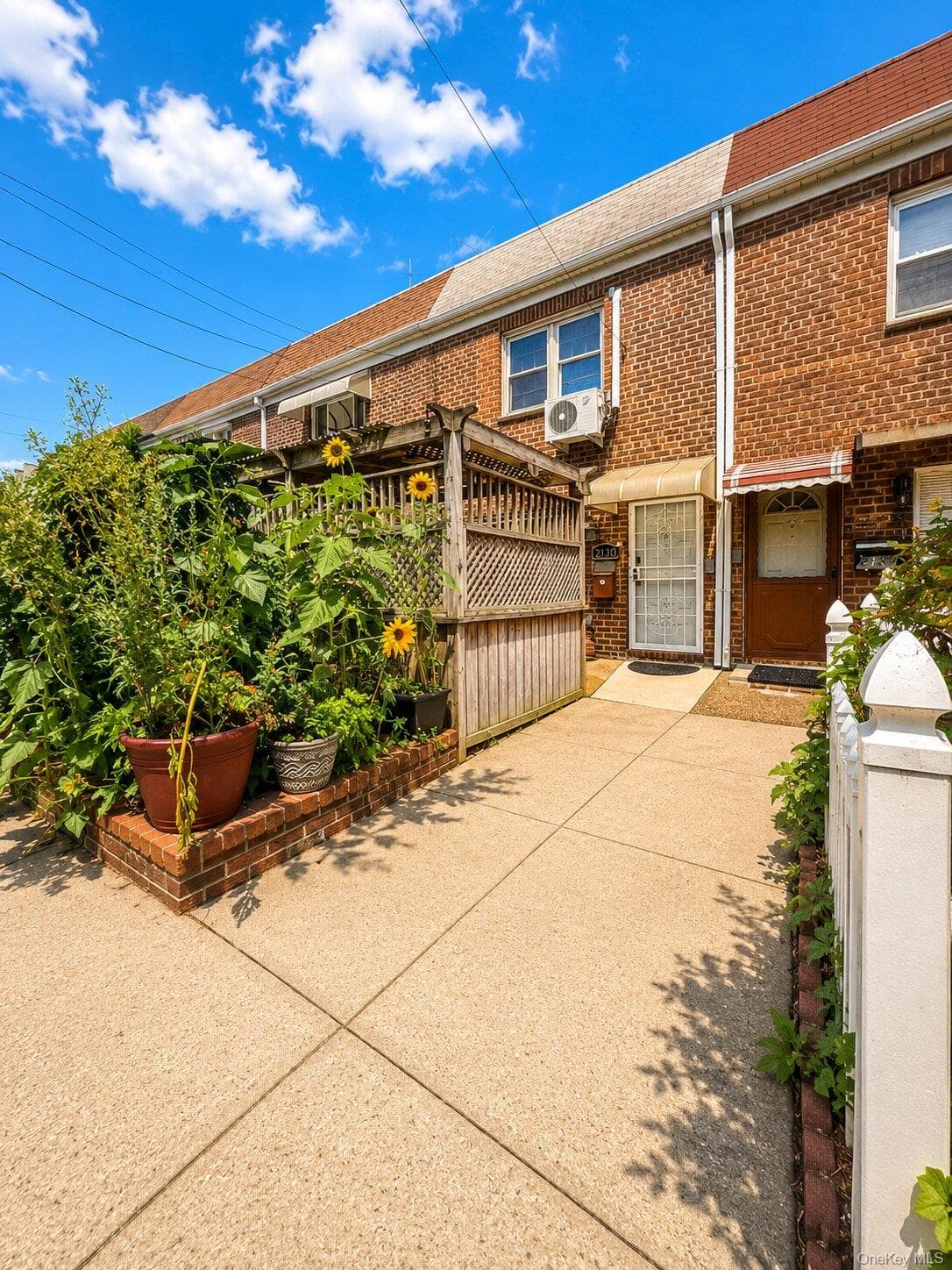 2130 Batchelder Street thumbnail 4