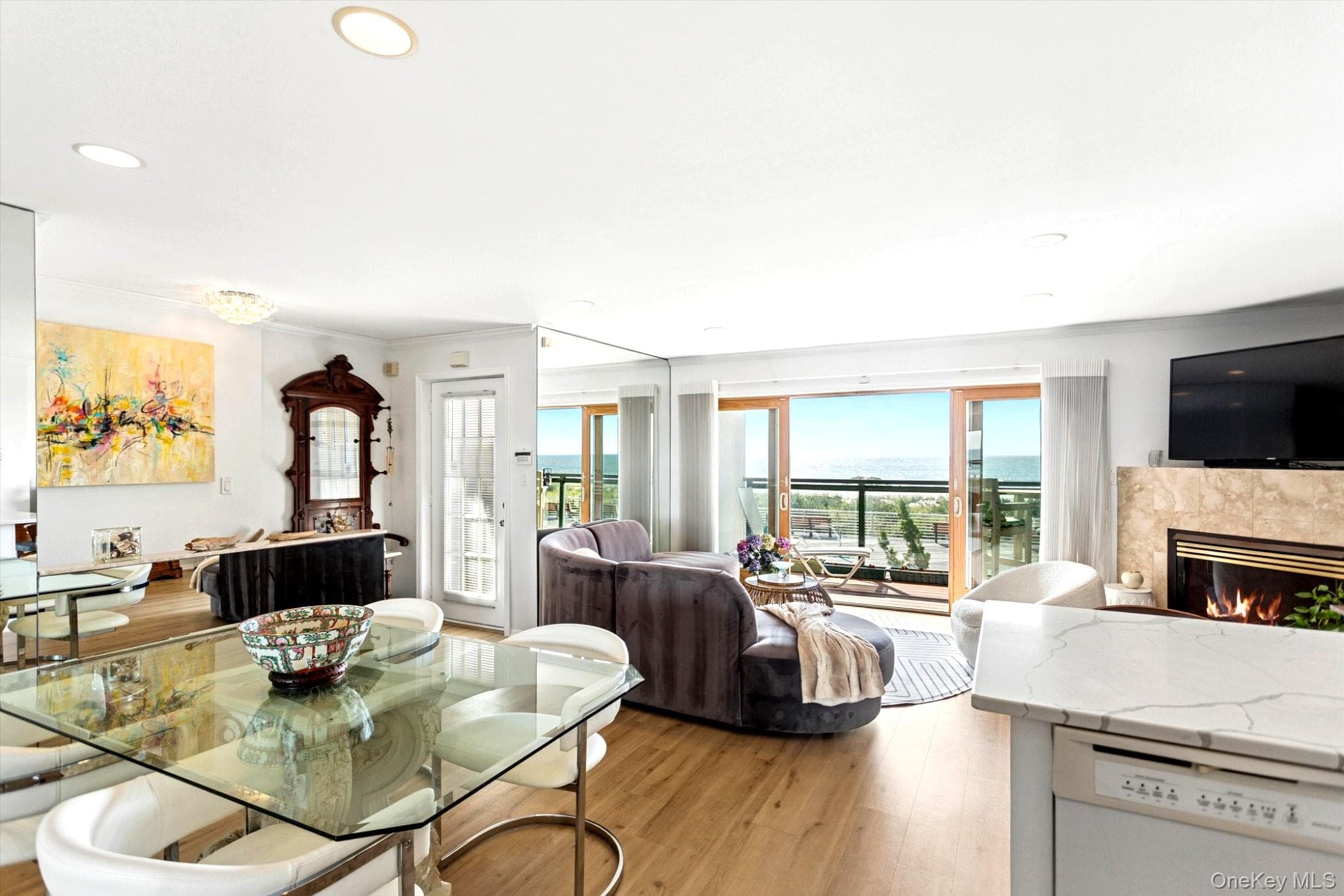 412 Oceanfront thumbnail 3
