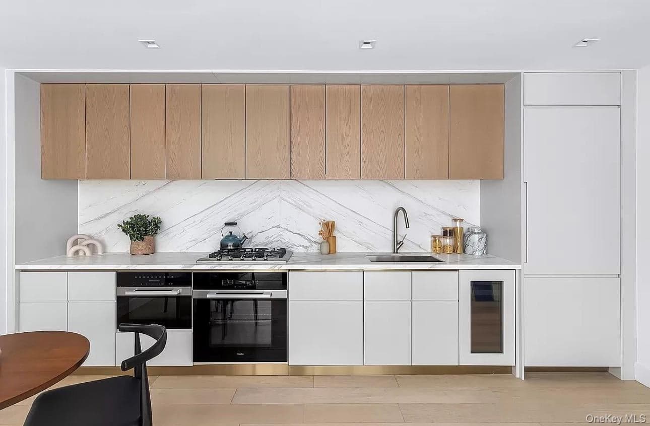 208 Delancey Street Unit: 1B thumbnail 3